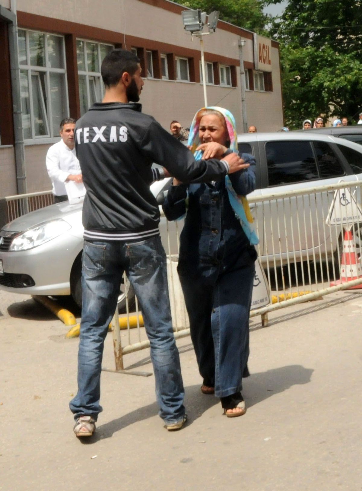 Baba ve Oğluna Müşteri Kurşunu