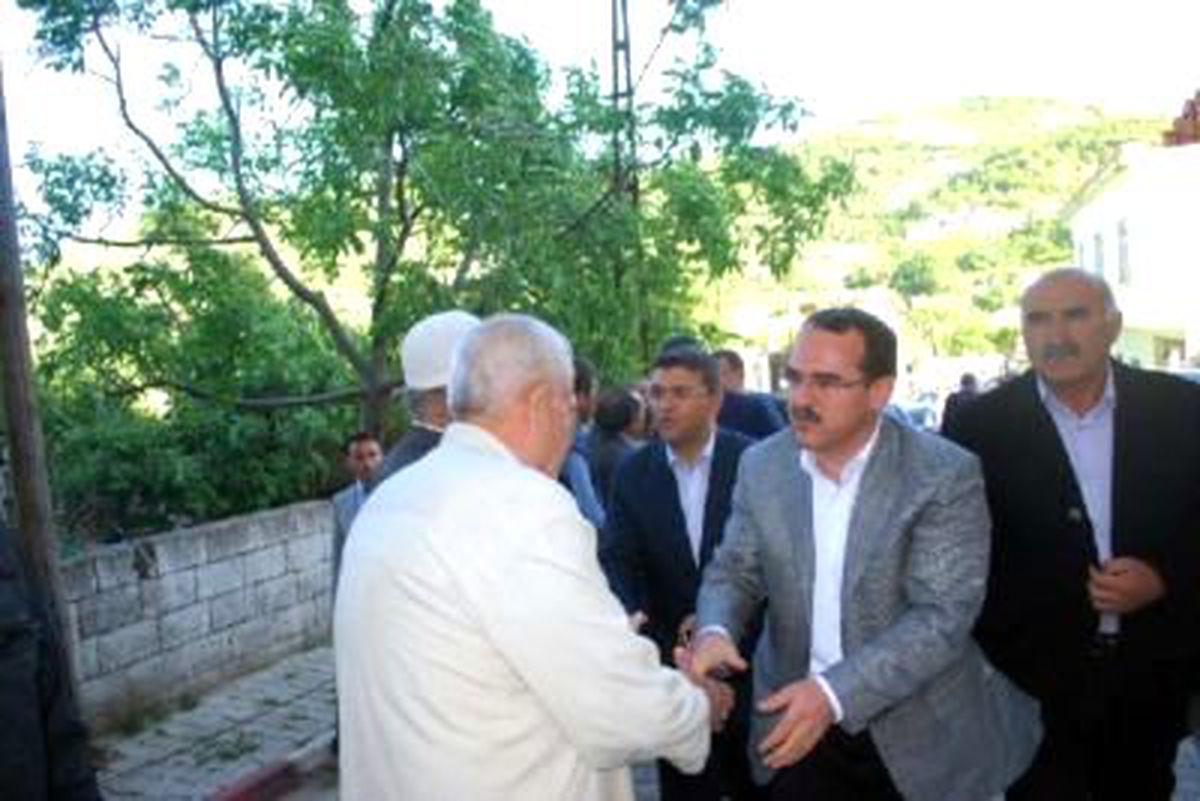 Bakan Ergin'den Denizde Boğulan Çocuğun Ailesine Taziye Ziyareti