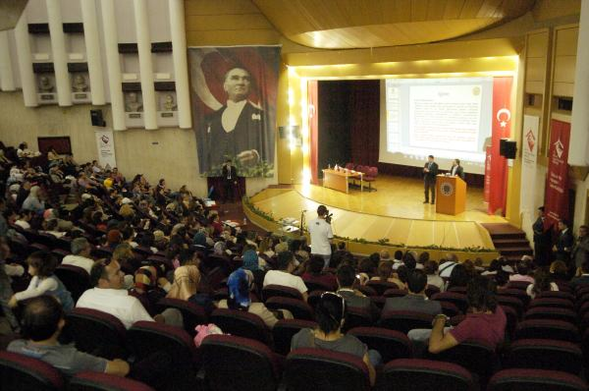 Bakan Şahin: 'Esas Sorun Engelsizlerin Zihninde Sizde Bir Sorun Yok'