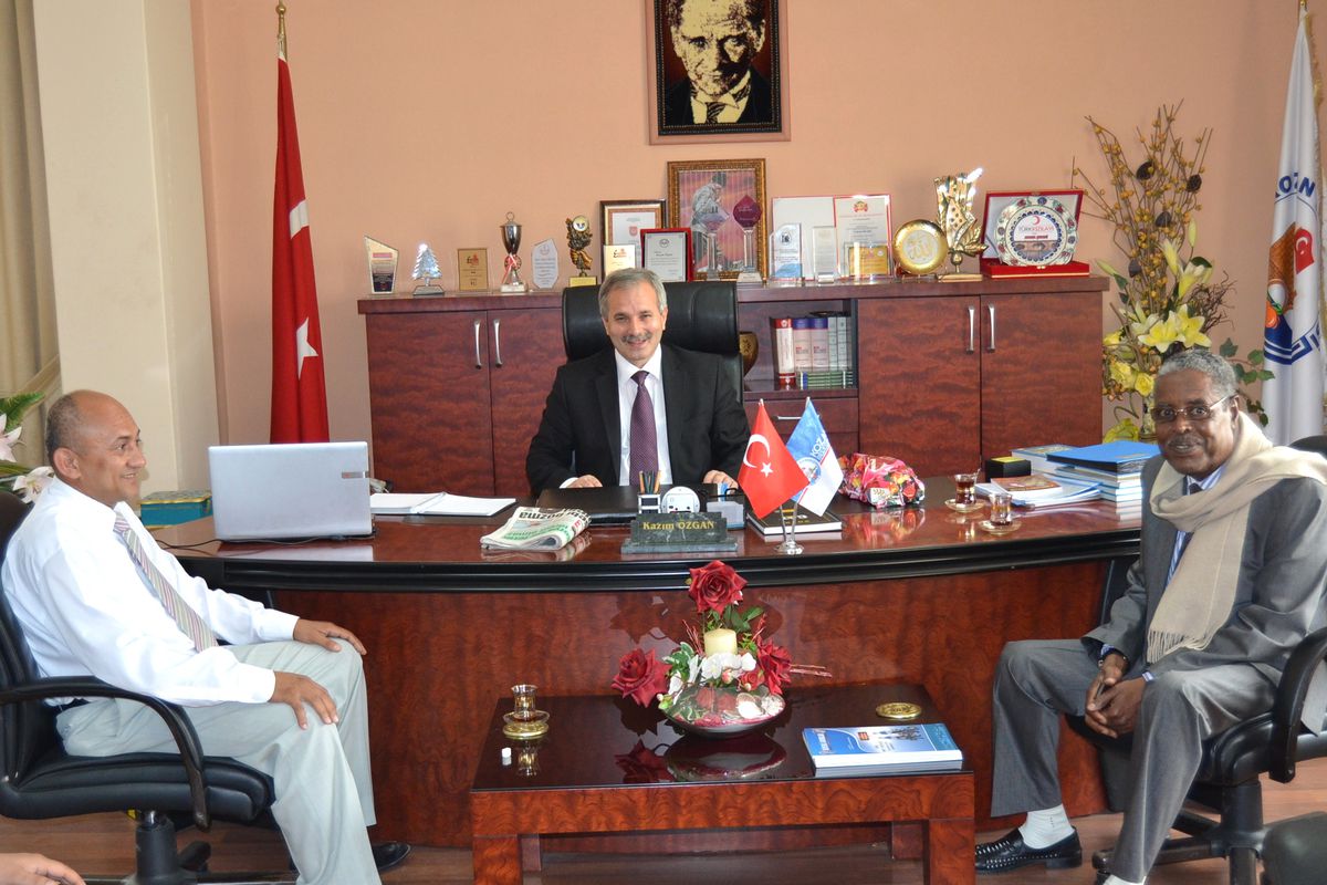 Başkan Özgan'a Uluslararası Diplomat Ziyareti