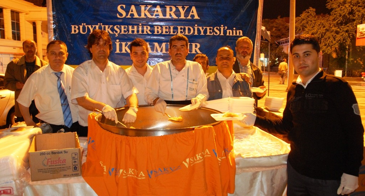 Büyükşehir'den Helva İkramı