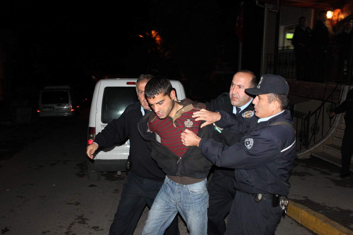 Hırsız Öyle Bir Yere Saklandı ki...