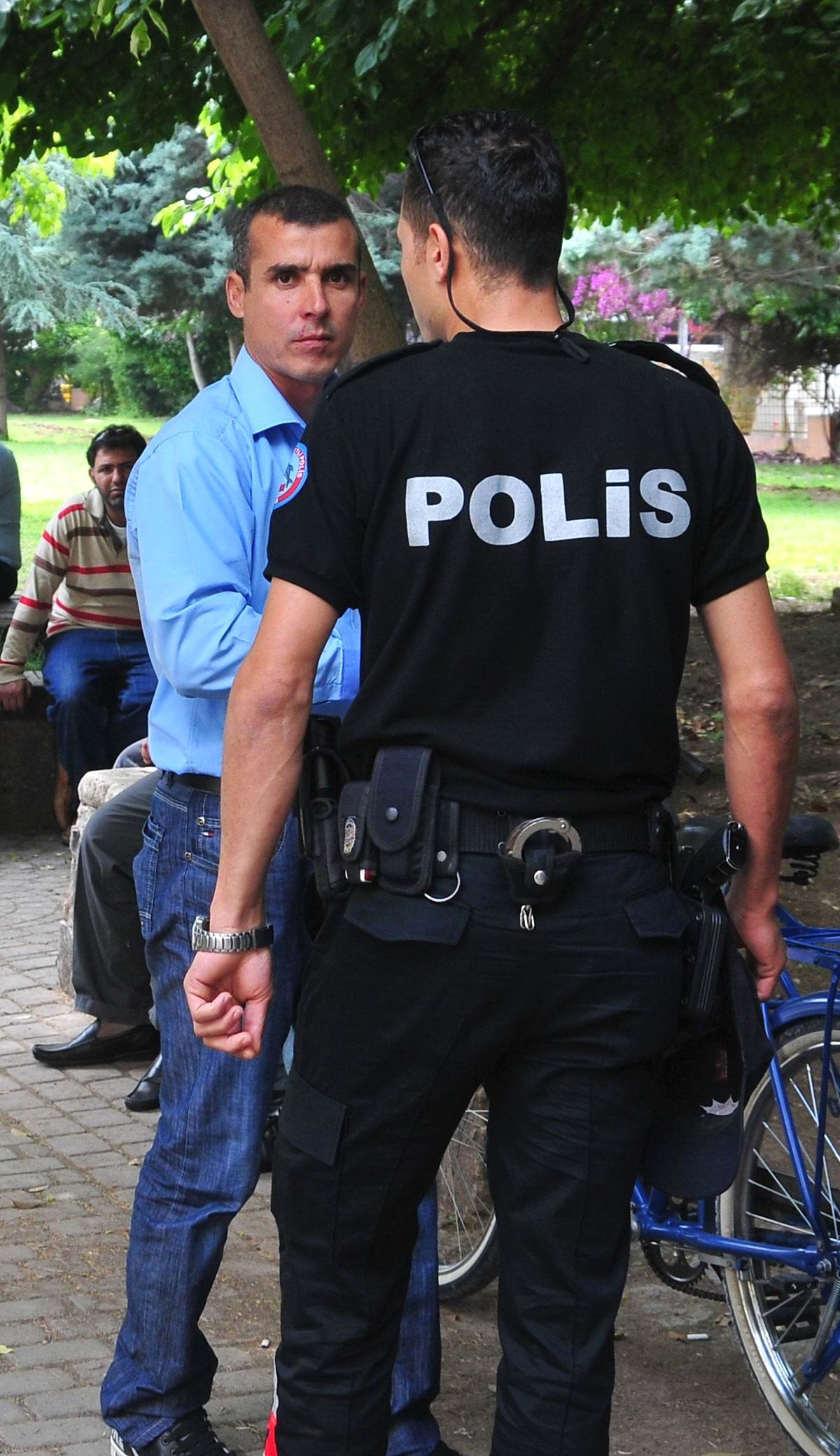 Adliyenin Arka Kapısında Dayak