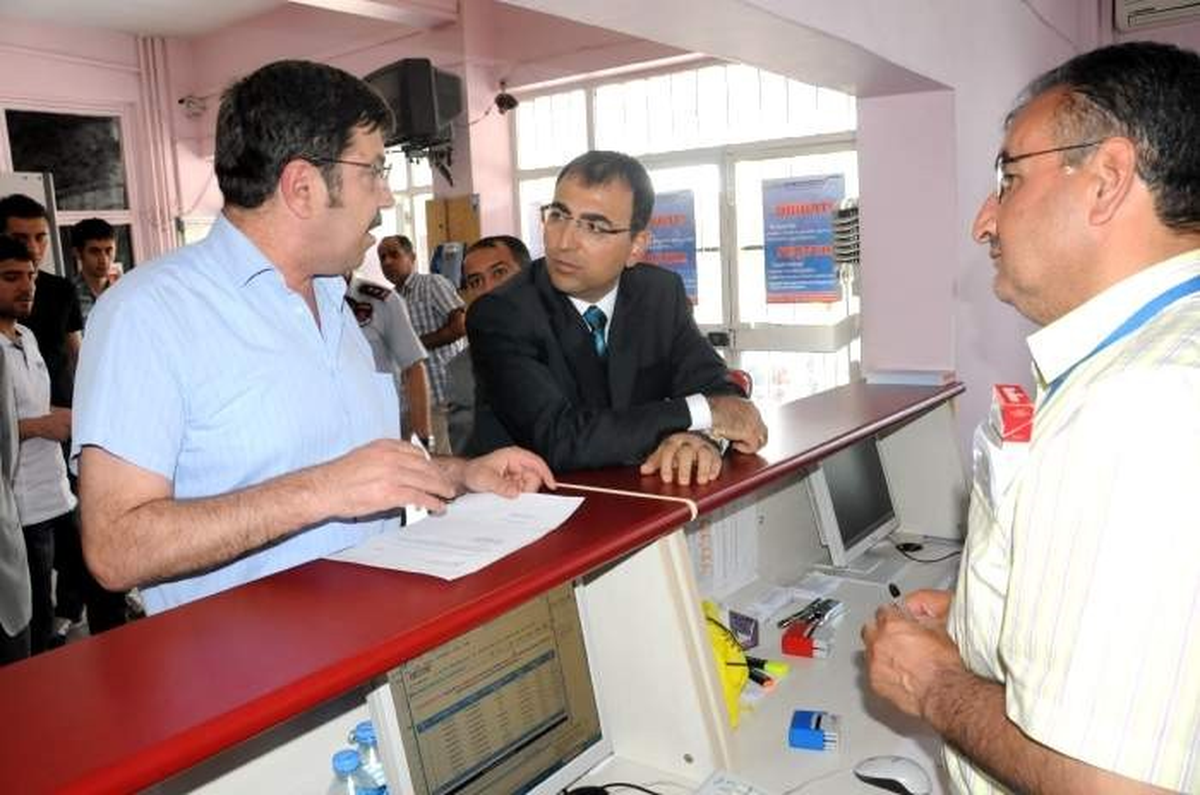 Diyarbakır Valisi Mustafa Toprak\'tan Sgk\'ya Ziyaret