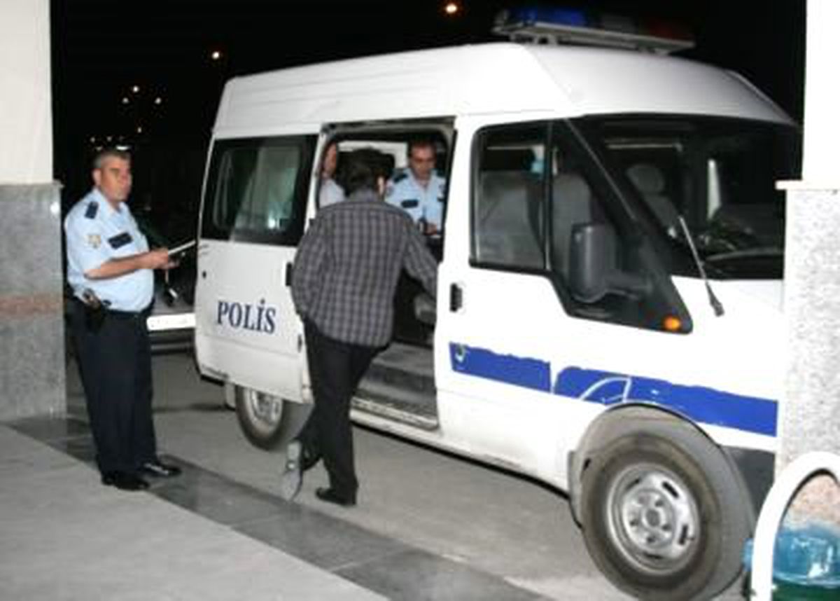 Doktorun Öldürüldüğü Gaziantep'te Sağlıkçılara Yönelik Şiddet Bitmiyor
