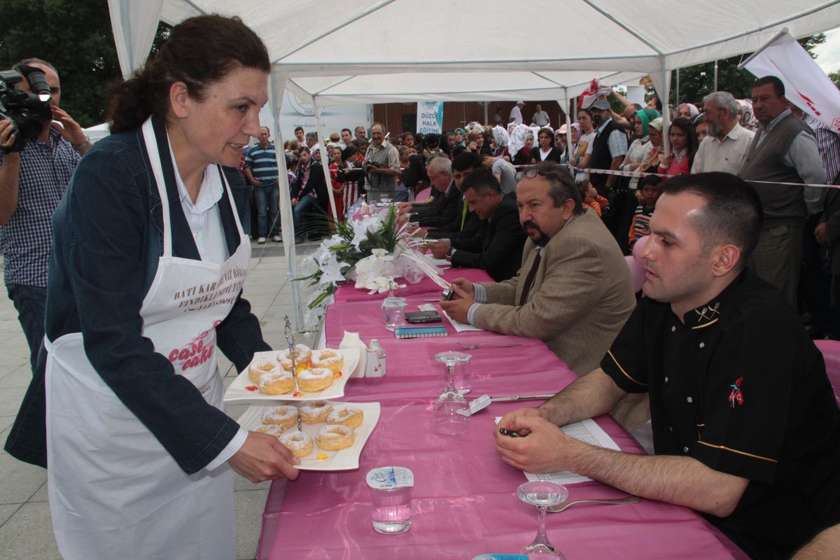 Düzce'de Halk Eğitim Günleri Renkli Başladı