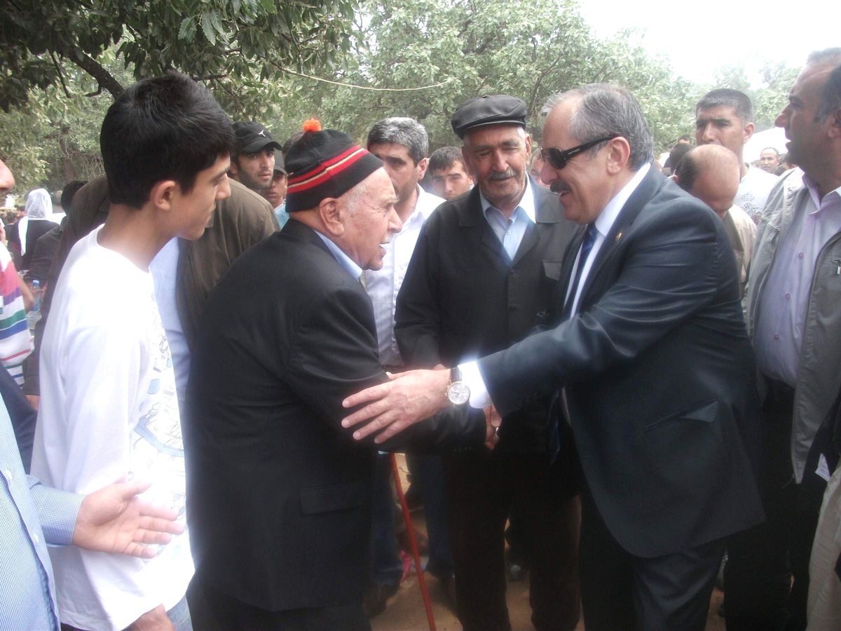 Eski Devlet Bakanı Ensarioğlu, Şeyh Malan Panayırı\'na Katıldı