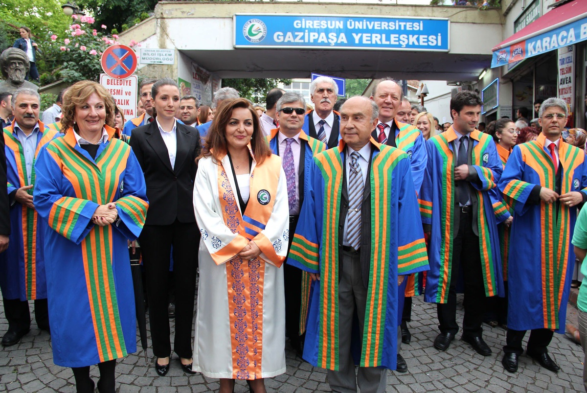 Giresun Üniversitesi'nden Mezuniyet Yürüyüşü