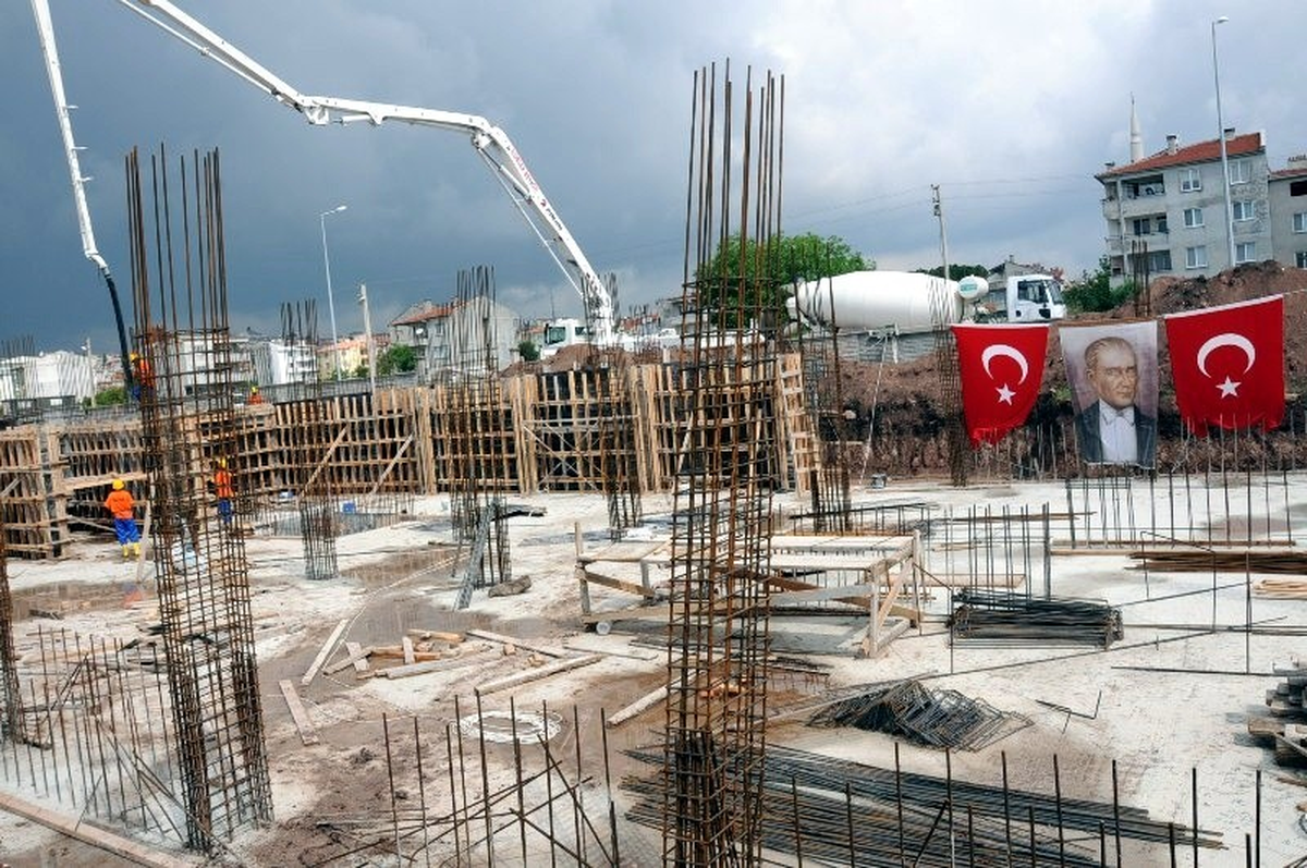 Hiç Okula Gitmeyen Hayırseverin Bağışıyla 18 Derslikli Lise Yapılacak