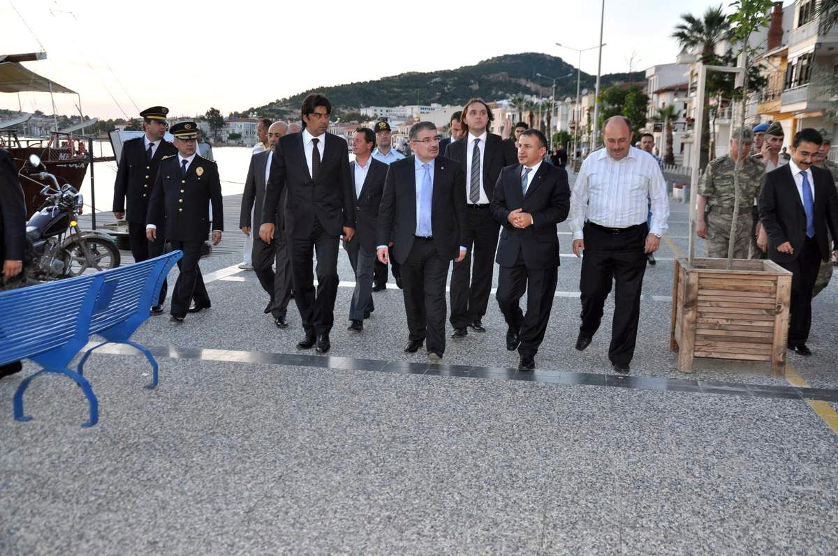İçişleri Bakanı Şahin Foça\'da