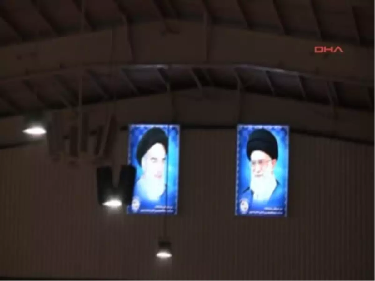 İranlı Kadınlar Bu Fuara Akın Ediyor