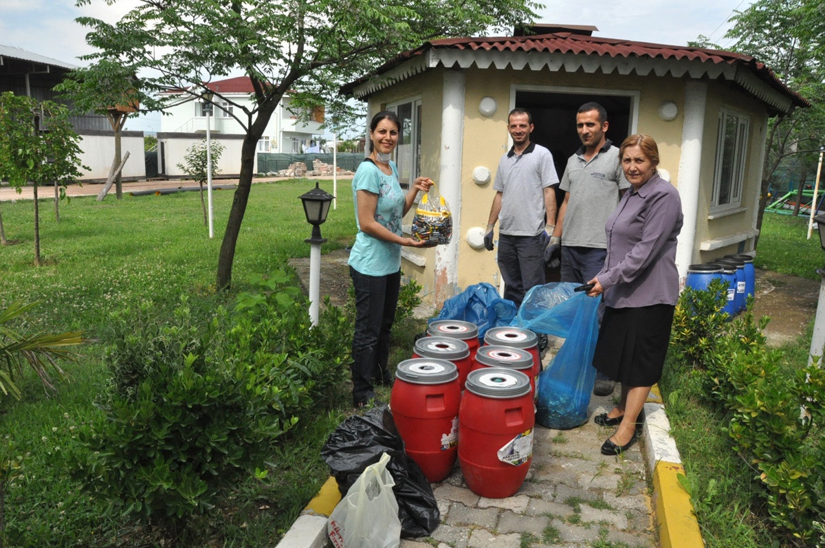 Kartepe'nin Okulları 1 Ton Atık Pil Topladı