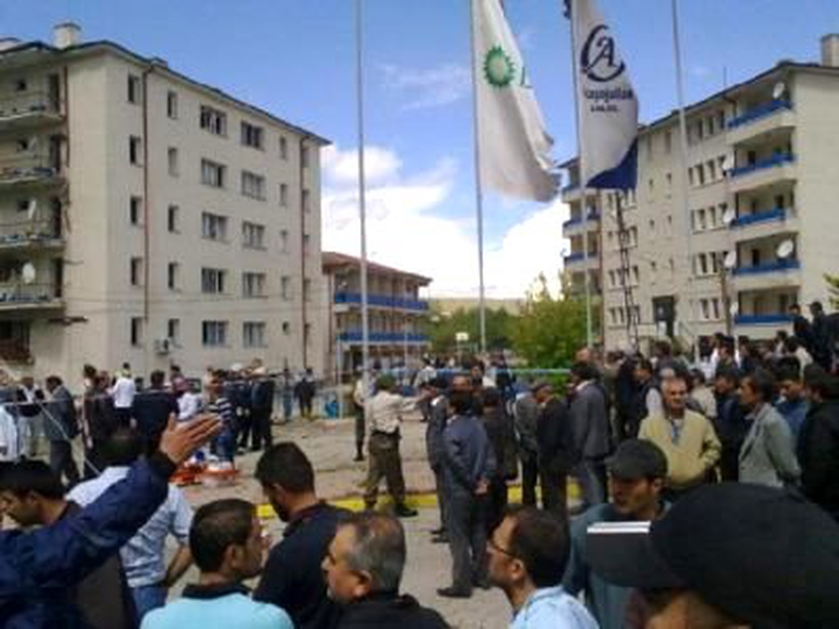 Kayseri'de İntihar Saldırısı: 1 Şehit, 18 Yaralı (2)