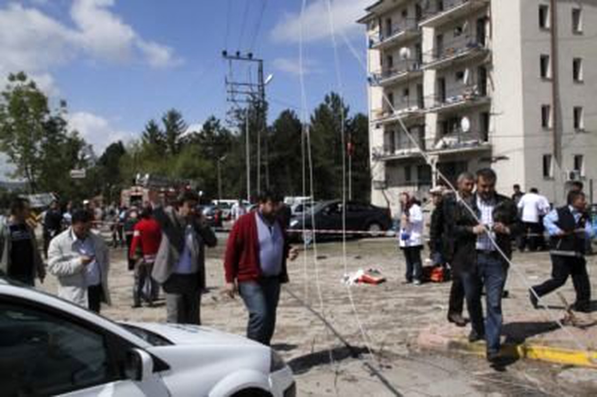 Kayseri'de İntihar Saldırısı: 1 Şehit, 18 Yaralı Foto