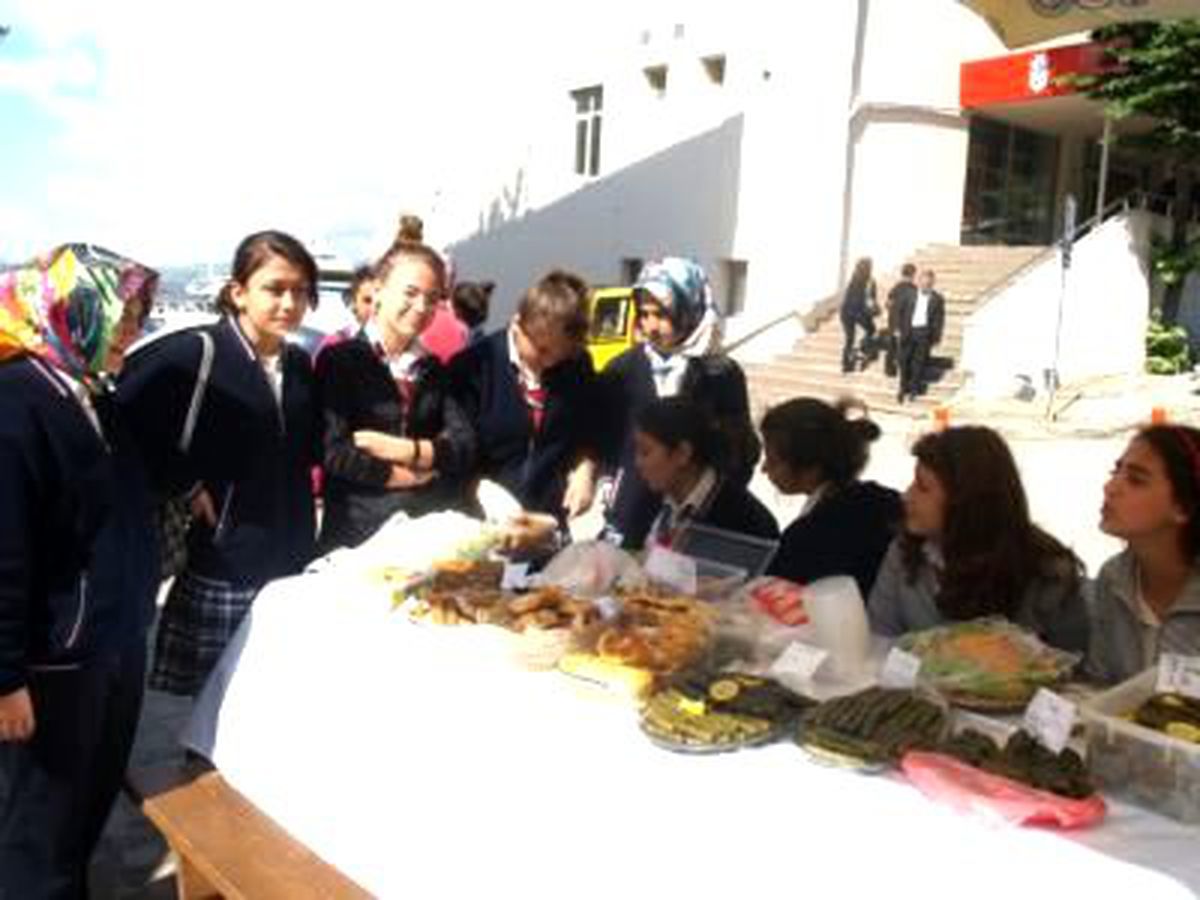 Kız Meslek Lisesi\'nden Kermes