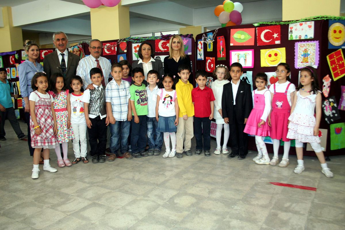 Minik Öğrencilerden Büyüleyen Sergi