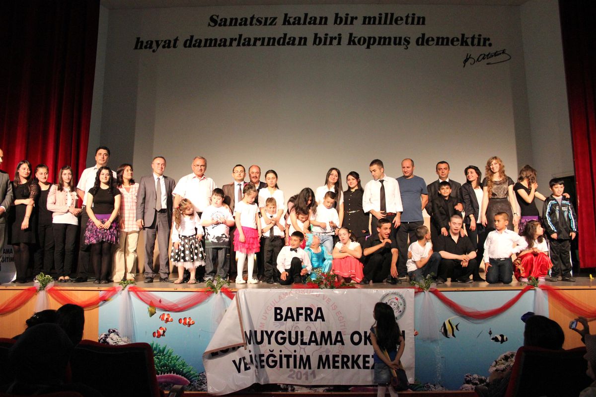 Okuldan Yıl Sonu Gösterisi
