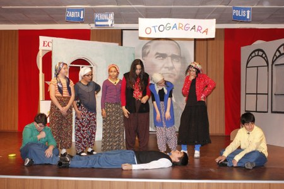 Otogargara GKV'de Sahnelendi