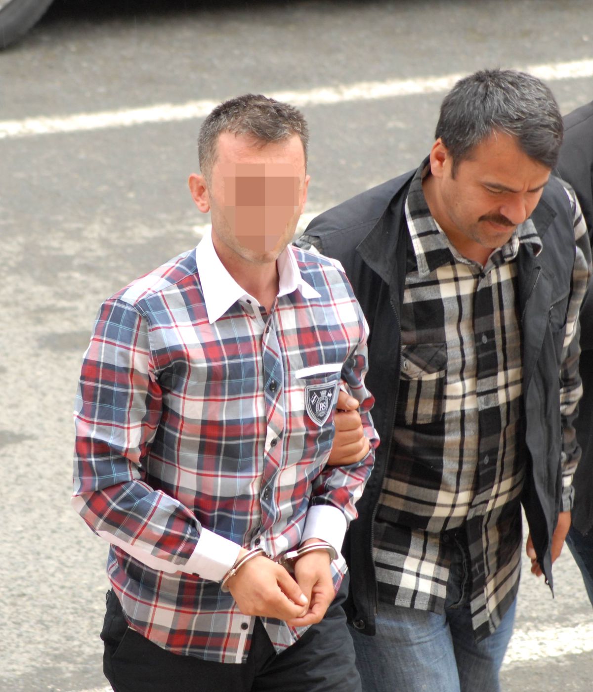 Polisin Cüzdanını Çalan Hırsız Yakalandı