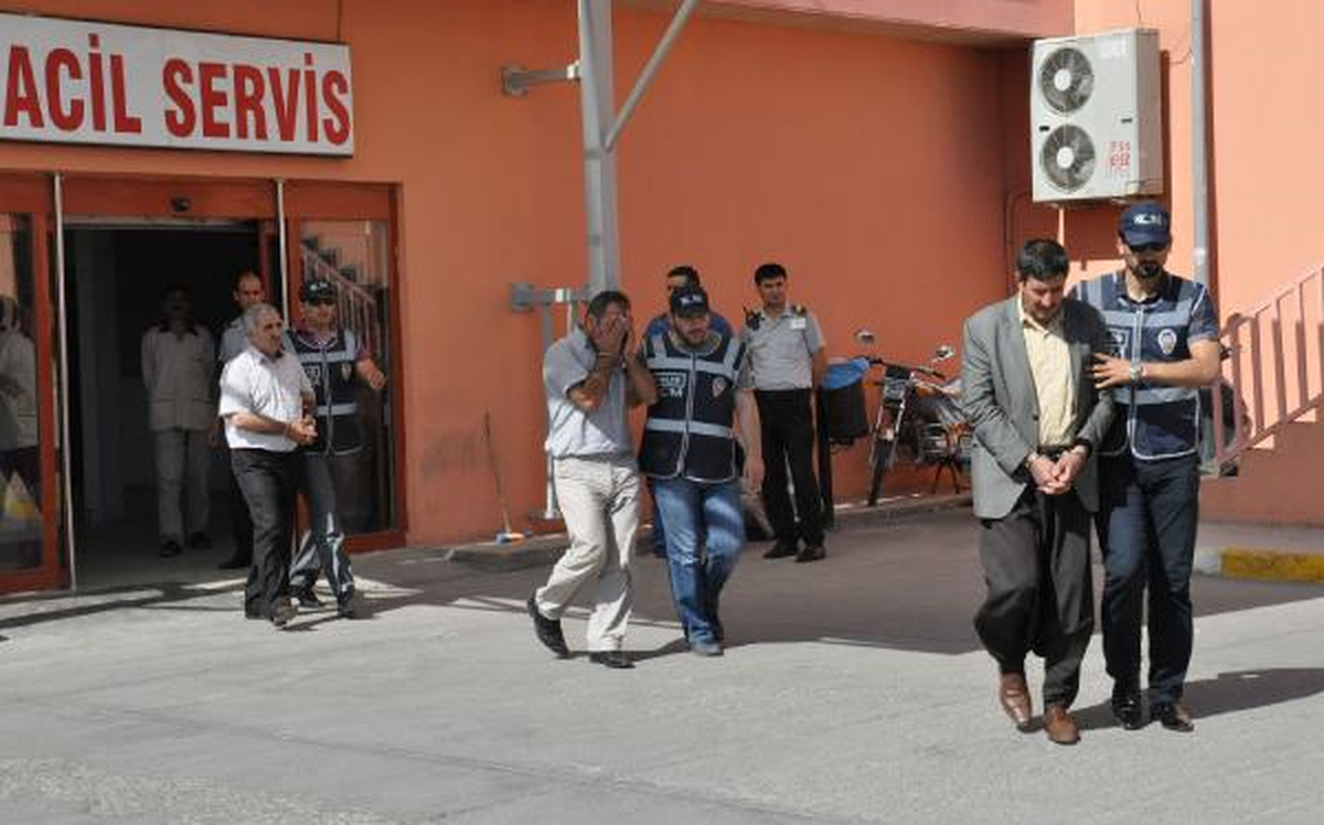 Şanlıurfa\'da Sigara Kaçakçılığı Operasyonu: 7 Gözaltı
