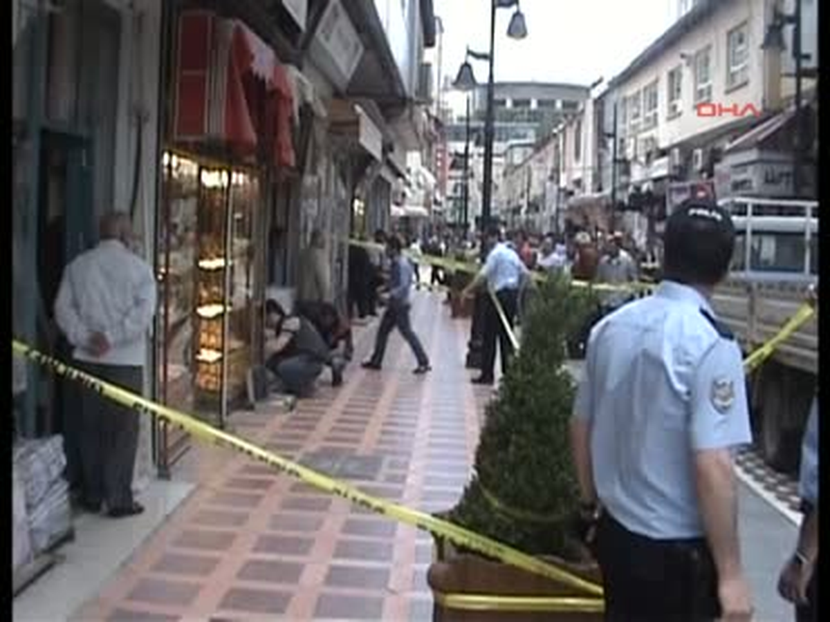 Şehrin Göbeğinde Kuyumcu Hırsızlığı