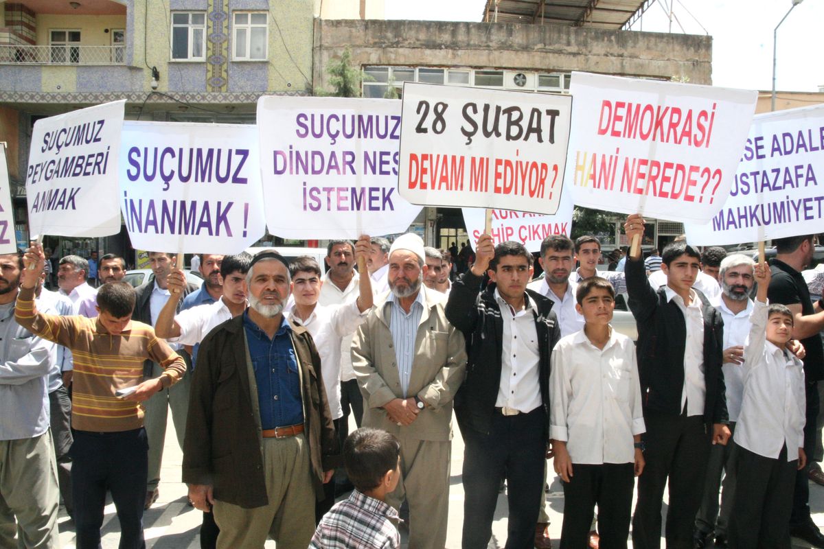 Silvan\'da Mustazaf-Der\'in Kapanmasına Tepki