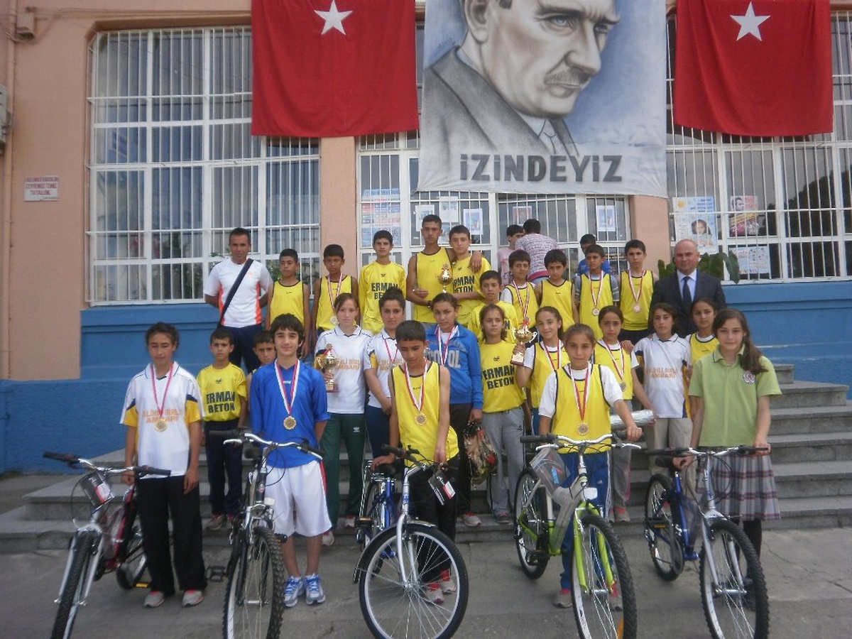 Taytan İlköğretim Okulu Tüm Ödülleri Topladı