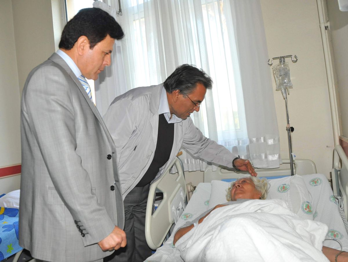 Uygur Hastaları Ziyaret Etti
