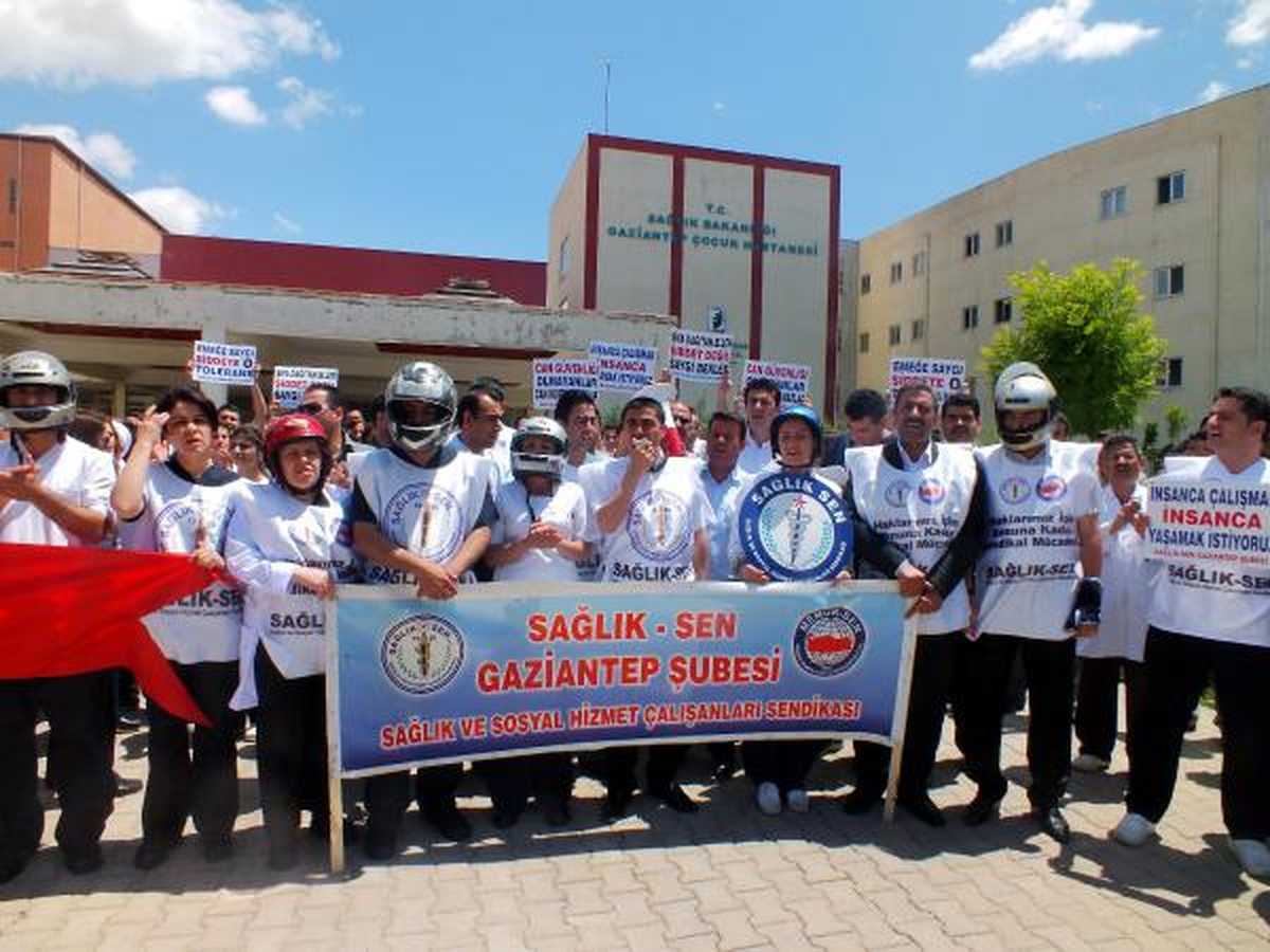 Üzerine Çaydanlık Devrilen Minik Umut Öldü, Yakınları Hastanede Hemşirelere Saldırdı (2)