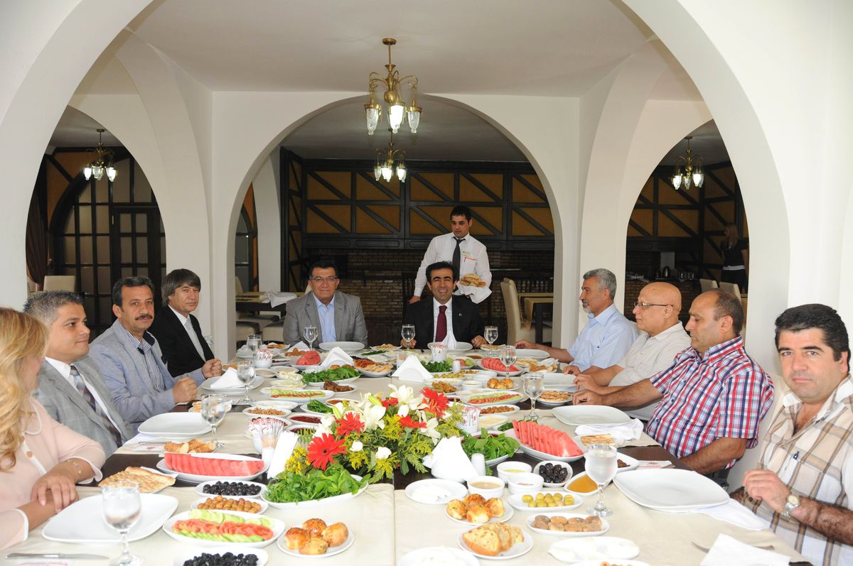 Vali Güzeloğlu Gazetecilerle Bir Araya Geldi