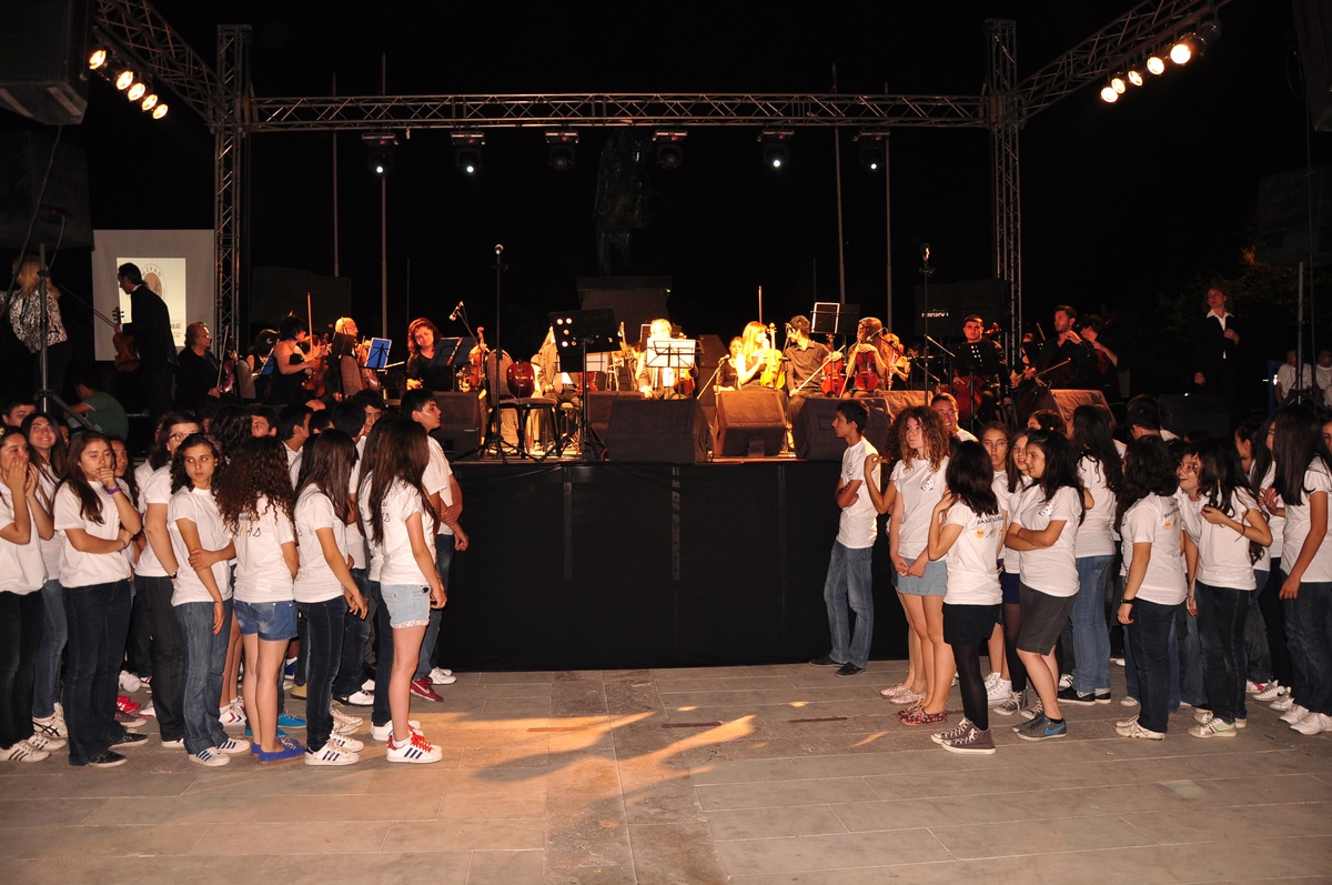 600 Öğrencilik Koro Festivale Renk Kattı