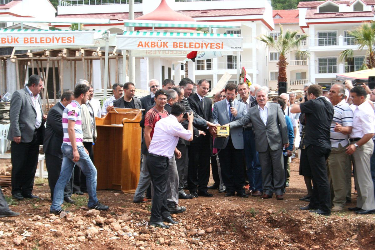 Akbük Yavuz Selim Camiinin Temeli Atıldı