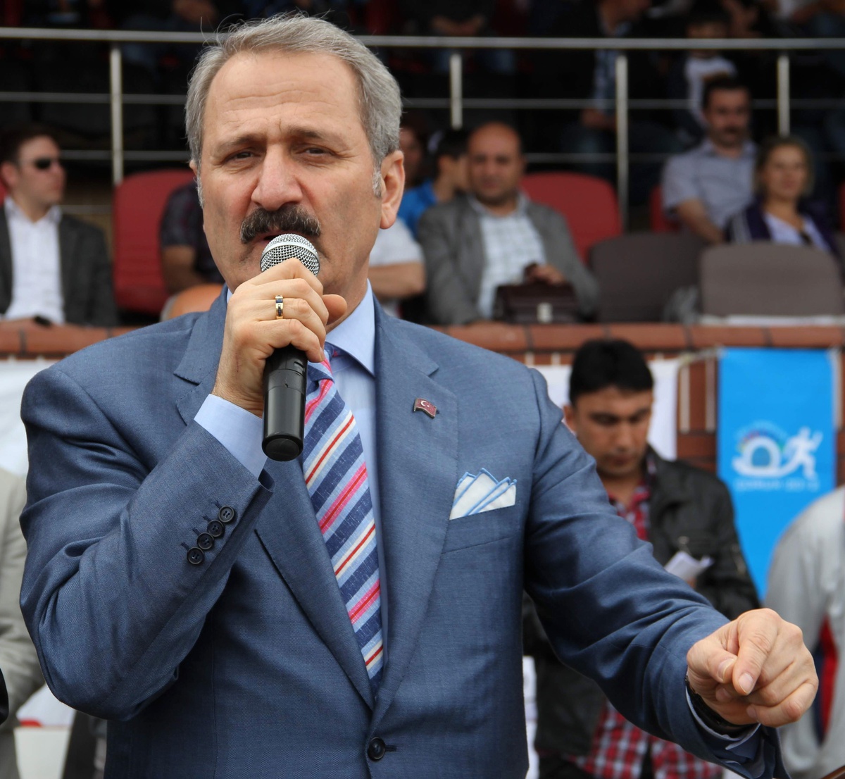 Bakan Çağlayan, Özel Sporcular Türkiye Atletizm Şampiyonası'nın Açılış Seremonisine Katıldı