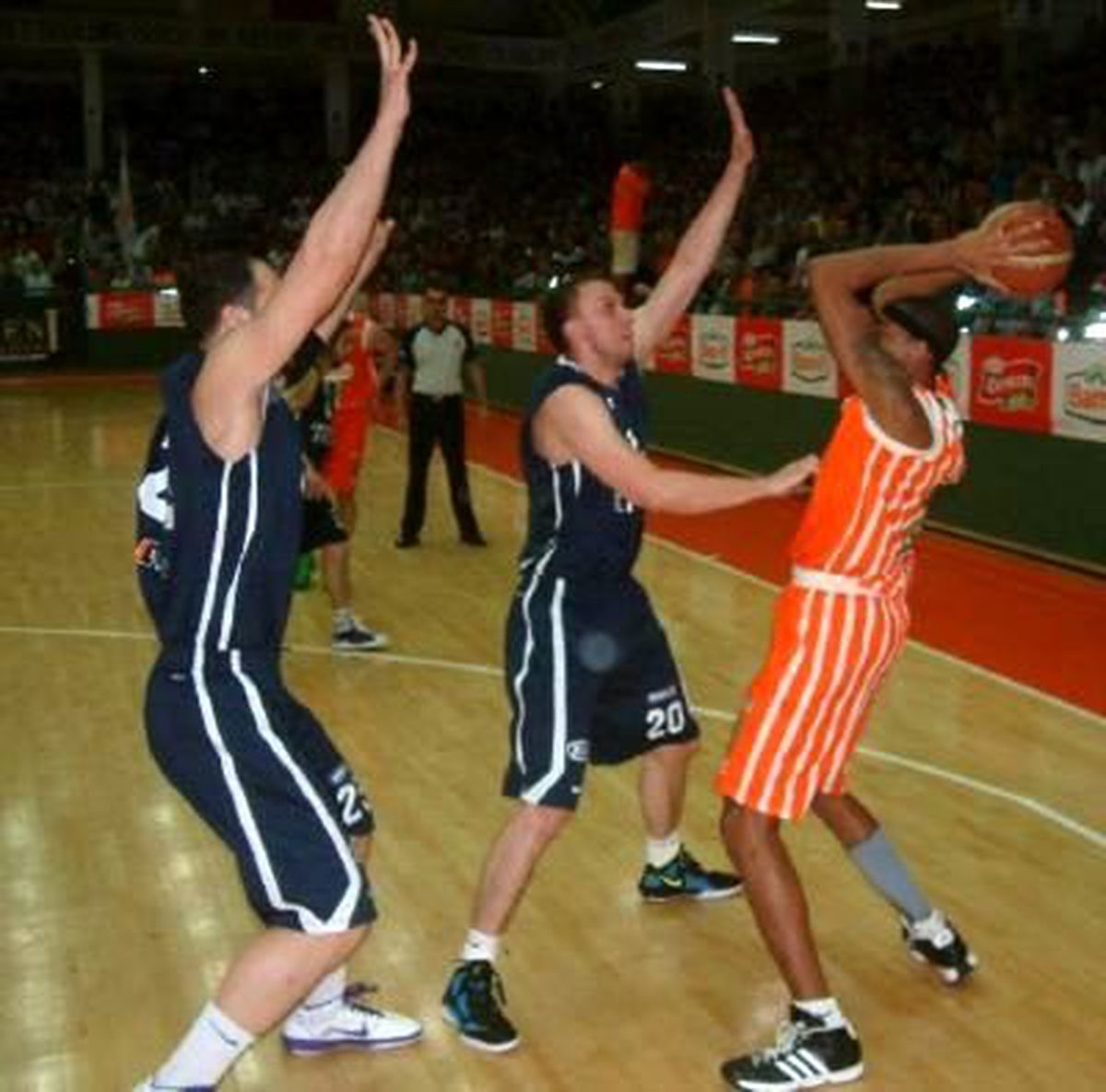 Banvit- Anadolu Efes: 72- 77