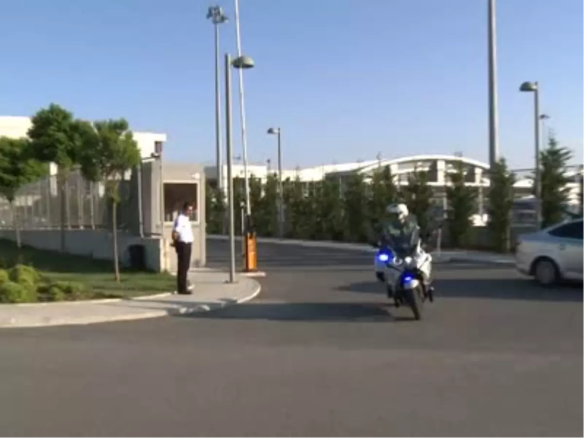 Başbakan Mimar Sinan Cami İnşaatını İnceledi Başbakan Erdoğan, İstanbul\'a Gelir Gelmez Ataşehir\'de...