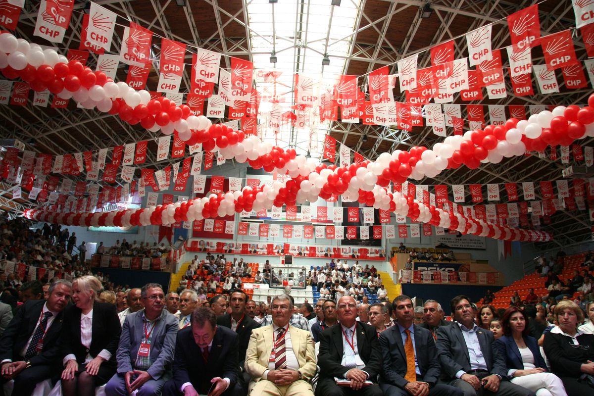 CHP İl Kongresi'nde Gerginlik