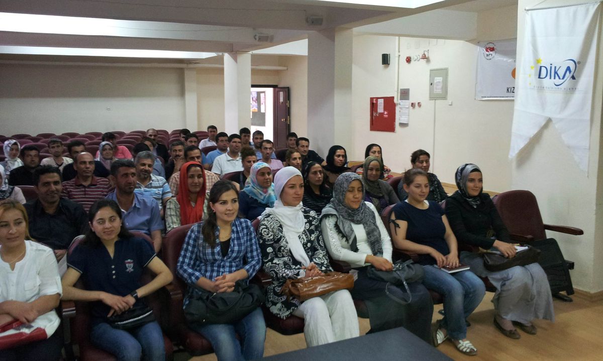 Derik'te Uygulamalı Girişimcilik Eğitimi Başladı