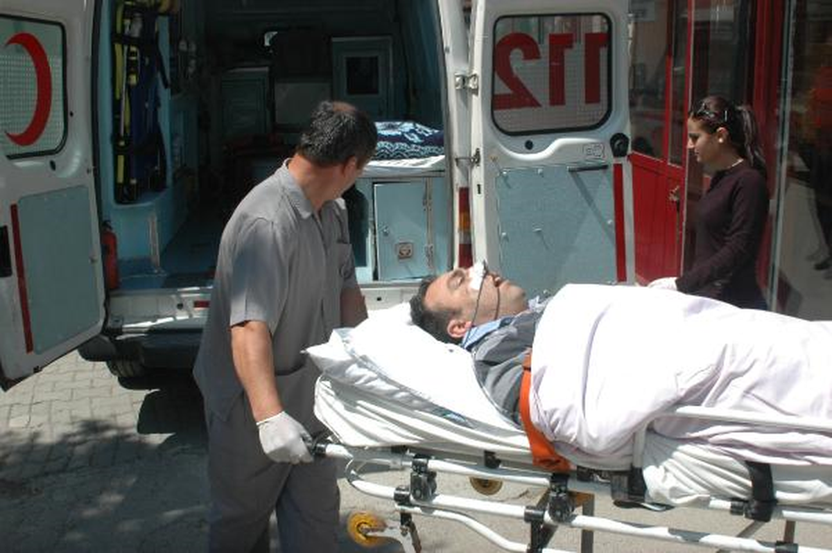 Doktor İlaç İçerek İntihara Teşebbüs Etti