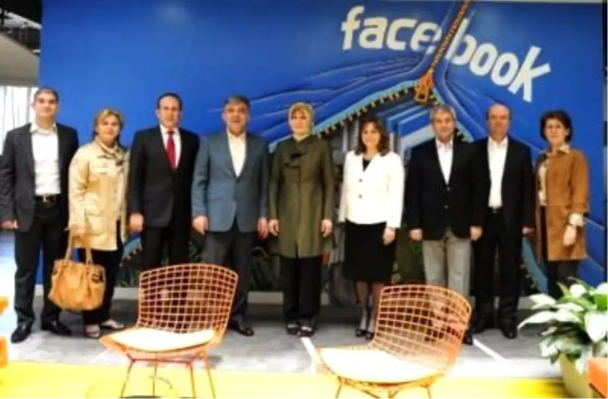 Gül \'Sosyal Medya\' Markajında