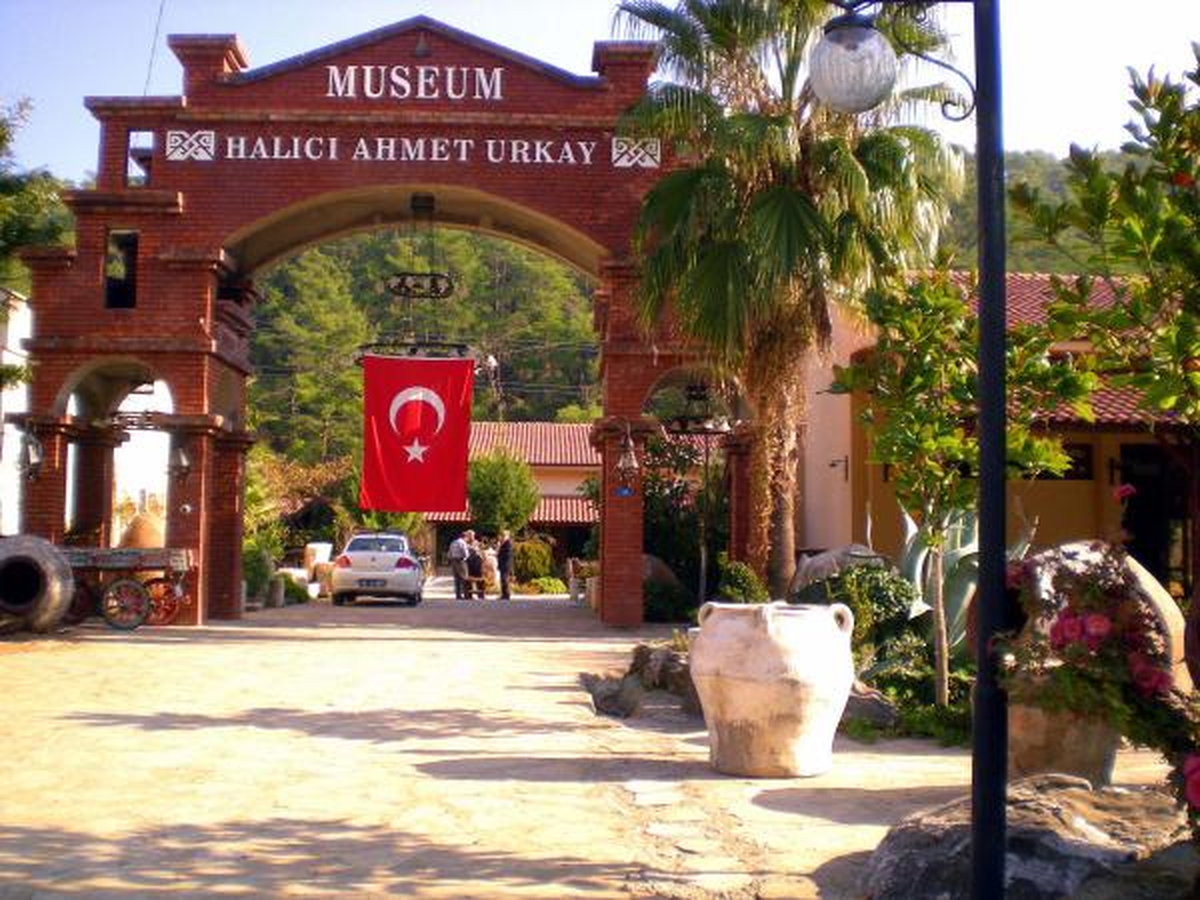 Halıcı Ahmet Urkay Müzesi Önünde Eylem