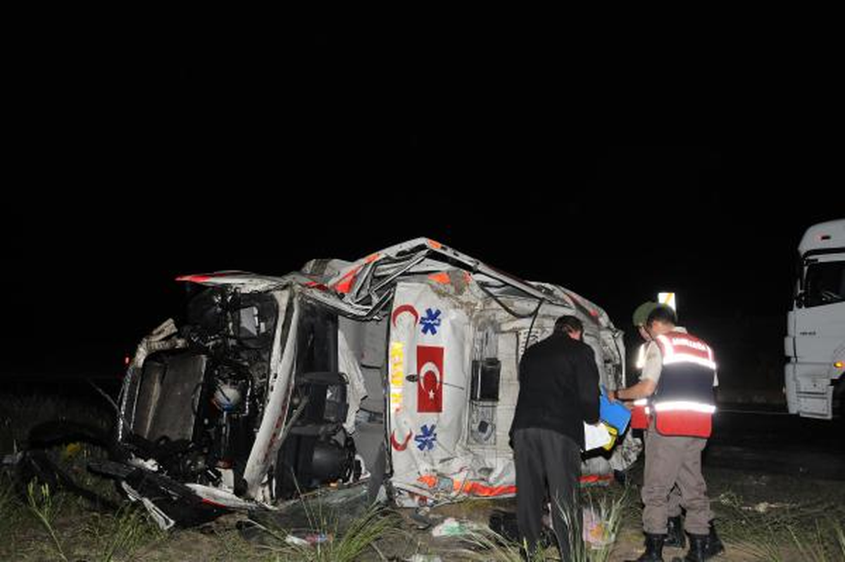 Ambulans Devrildi, Refakatçi Öldü