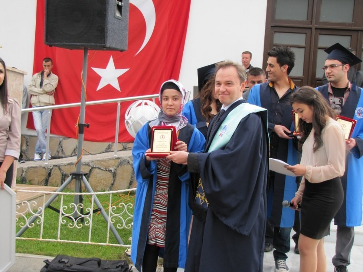 Hisarcık Myo'da Mezuniyet Coşkusu