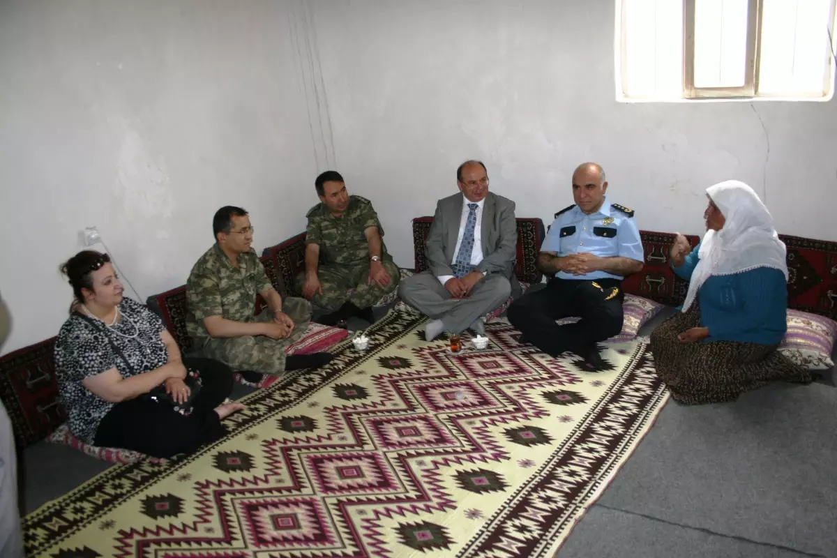 Iğdır Valisi Çiçek'in Ev Ziyareti