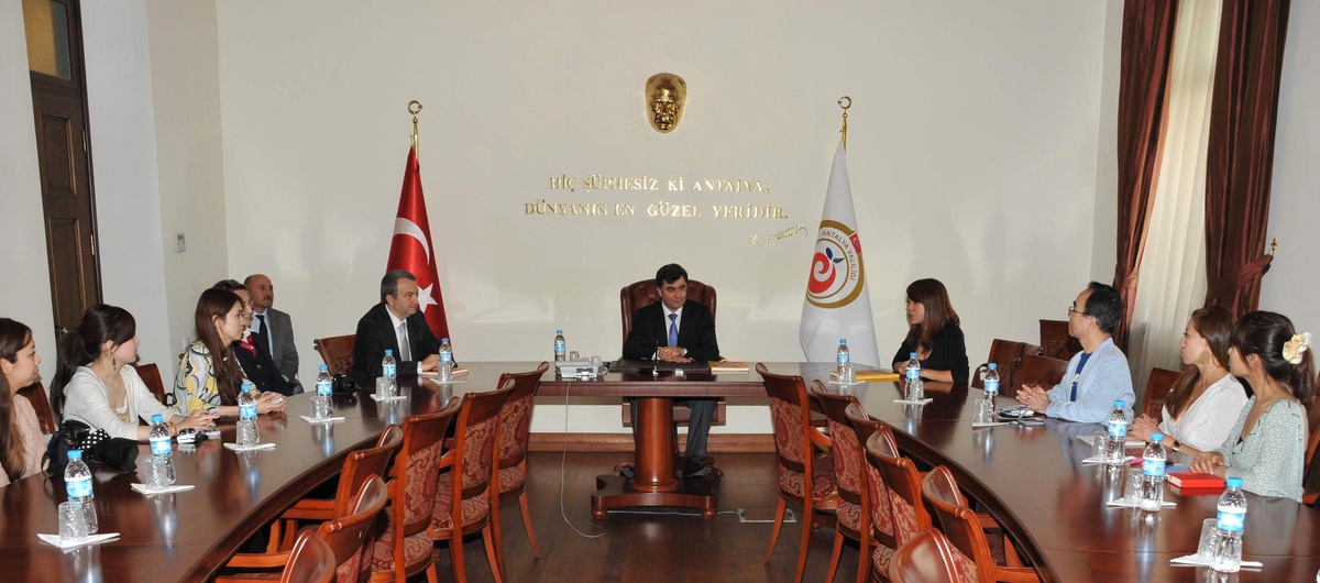 Japon Basın Mensupları Valiliği Ziyaret Etti