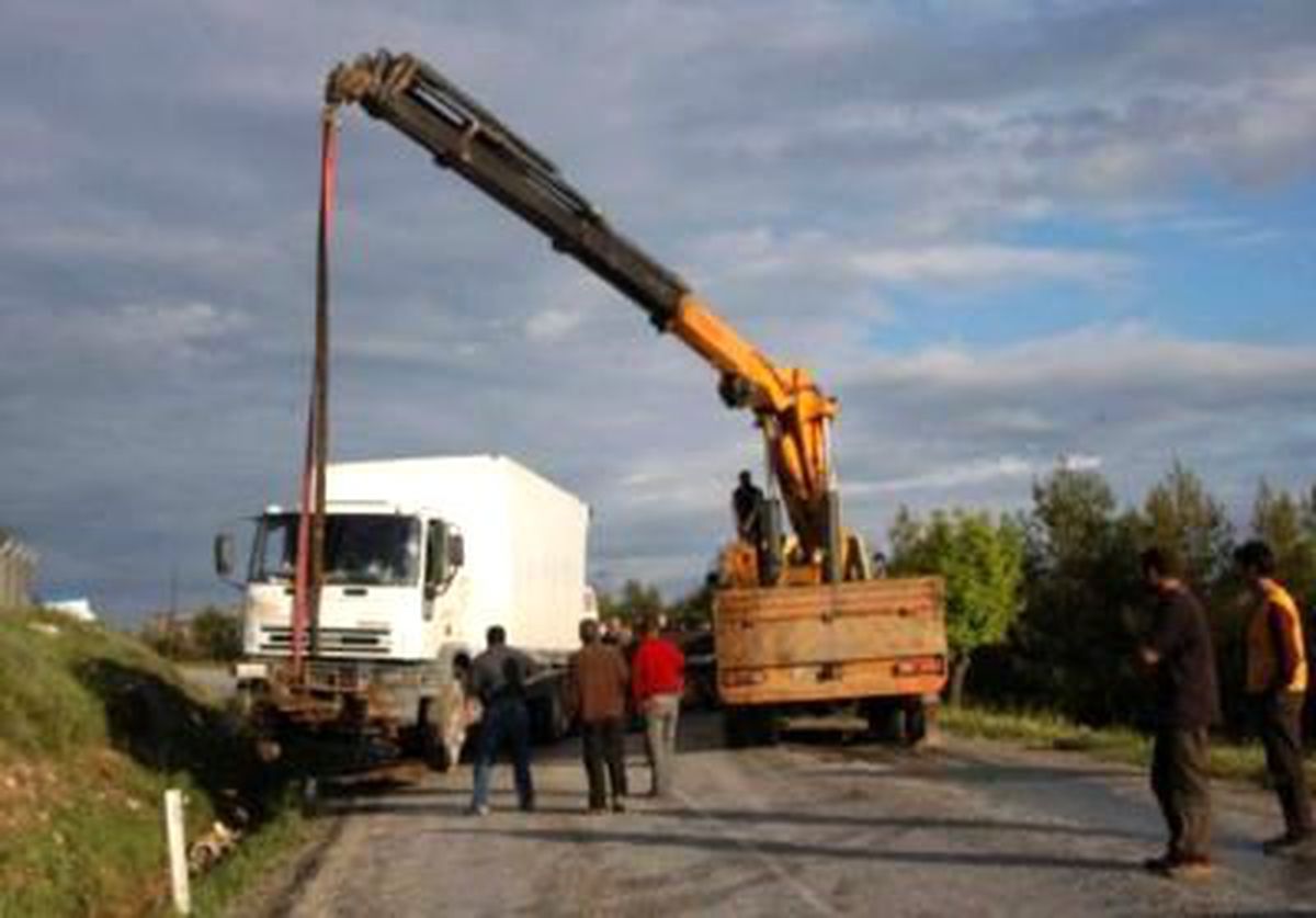 Kamyon Midibüsle Çarpıştı 18 Yaralı