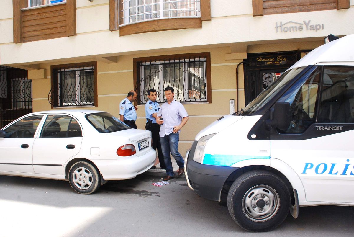 Kocasına Kızan Kadın Kendisini Doğalgaz Borusuna Astı