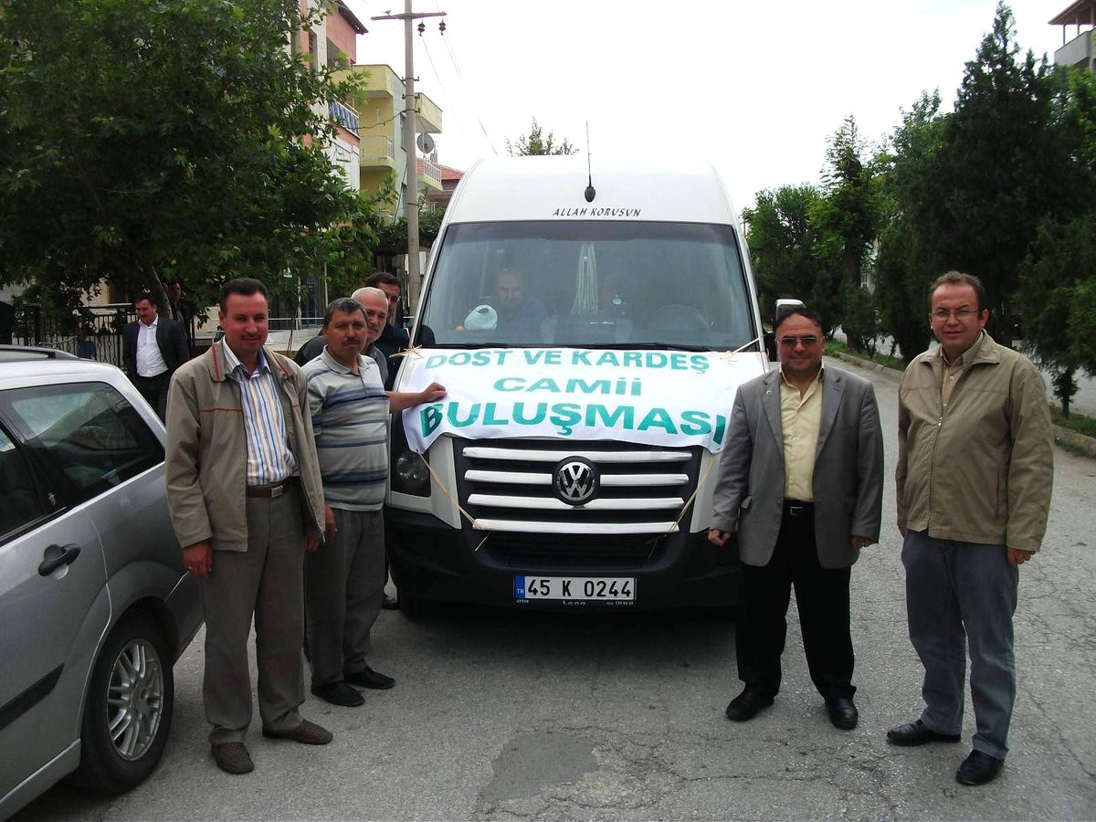 Kula'da Dost ve Kardeş Cami Buluşması