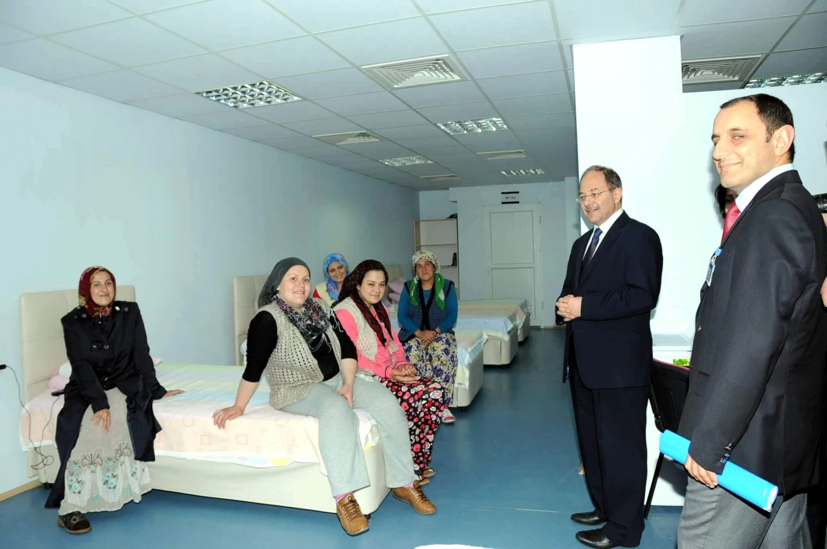 Sağlık Bakanı Akdağ, Gece Yarısı Hastaneleri Gezdi