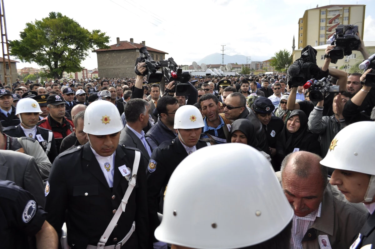 Şehit Polis İçin Kayseri\'de Tören Düzenlendi