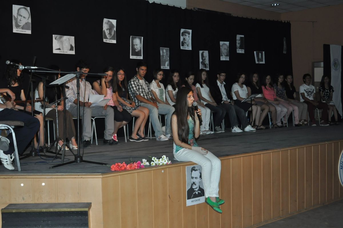 Şiir Tadında Bir Gece